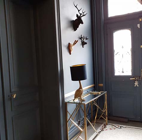 couloir maison bourgeoise redécoré avec soins