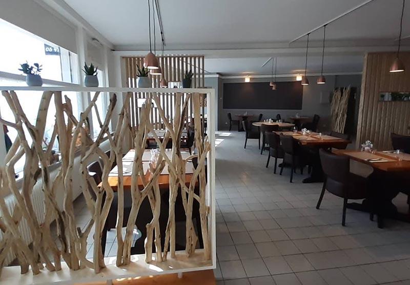 salle de restaurant modernisé et clautra sur mesure